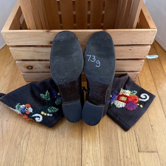 Miu Miu IT 38 US 9 Brown Leather Floral Embroidered Riding Boots - with flaws - Picture 15 of 16